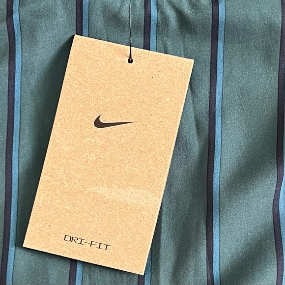 NWT Nike Club Dri-Fit Pleated Standard Fit Green Stripe Golf Skort - Picture 7 of 9